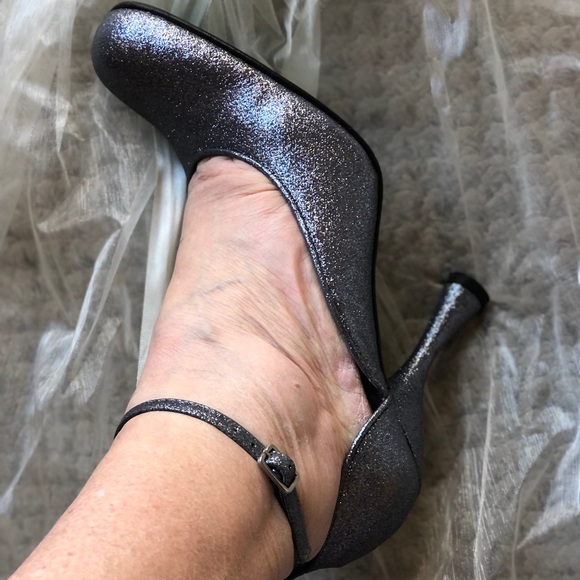 DOLCE & GABBANA Pewter Silver Glitter Heels! Magnificent! NWOT/ Made in Italy. - Picture 5 of 16